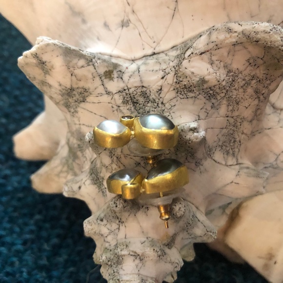 Petra Class gold, diamond and Keshi Pearl Earrings - Picture 3 of 4